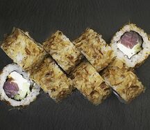 Банзай с мясом тунца