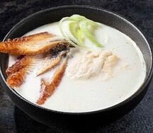 Сливочный суп с угрем