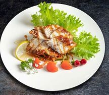 Салат с угрем