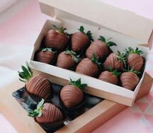 10 клубник в шоколаде