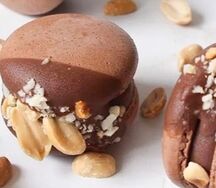 Макаронс сникерс 1 шт