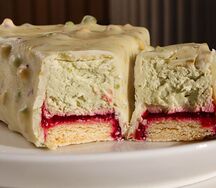 Чизкейк фисташка-малина