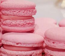 Макаронс клубничный