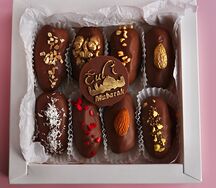 Подарочный набор Финик в шоколаде с миндалем