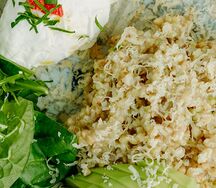 Зеленая гречка с авокадо, яйцом пашот и пармезаном