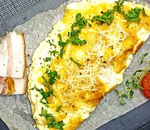 Омлет с беконом и помидорами