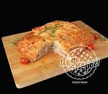 Пирог с мясом и сыром