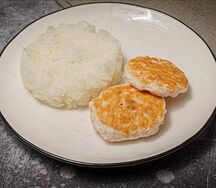 Лососевые котлетки с рисом