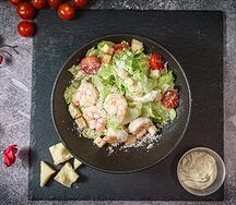 Японский цезарь с креветками