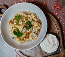 Пельмени из мяса северного оленя с можжевельником