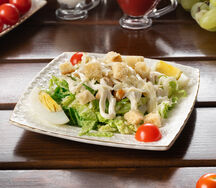 Салат Цезарь с курицей