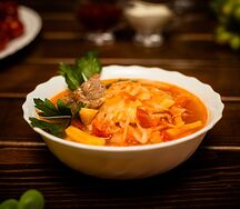 Щи из квашеной капусты с говядиной