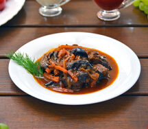 Говядина с черносливом