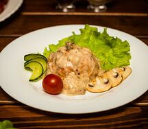 Тефтеля куриная в грибном соусе