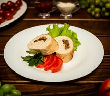 Рулет куриный с грибами