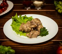 Печень куриная в сметанном соусе