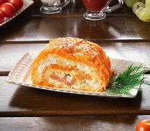 Салат Рулет с красной рыбой