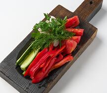 Свежие овощи и зелень