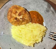 Куриная котлетка с картошечкой