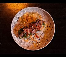 Брускетта с ростбифом