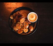 Картофель беби с грибами и чесноком