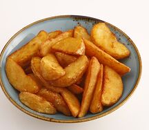 Картофель по-деревенски с кетчупом