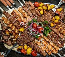 Ассорти шашлыков на восемь персон