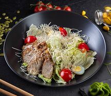 Салат Цезарь с курицей