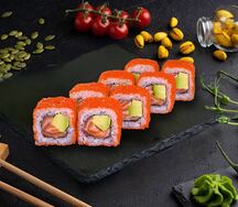 Ролл Калифорния с лососем