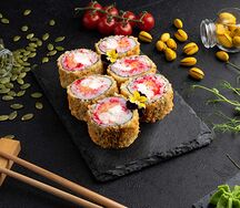 Горячий ролл с лососем и креветкой