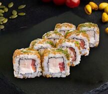 Ролл с курицей и сливочным сыром