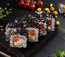 Petr 1 ролл с лососем и сливочным сыром