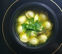 Пельмени С бульоном