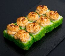 Запеченный с креветкой