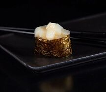 Гункан Спайси с морским гребешком