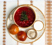 Борщ Гетманский с пампушками