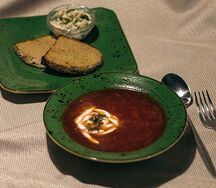 Борщ красный со смальцем