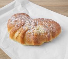 Рогалик с черникой