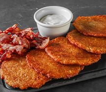 Картофельные оладьи с беконом