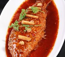Жареный карп с кисло-сладким соусом