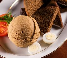 Паштет из телячьей печени с томатным конфитюром