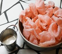 Креветочные чипсы с азиатским соусом
