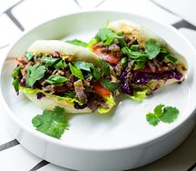 Бао с говяжьими щеками