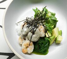 Поке с креветками и чукой
