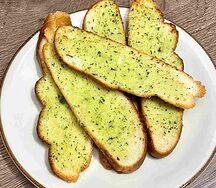Гренки чесночные