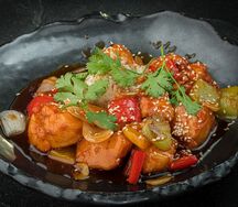 Курица в кисло-сладком соусе с овощами