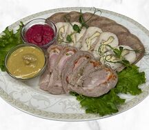 Мясные деликатесы
