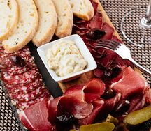 Мясная тарелка