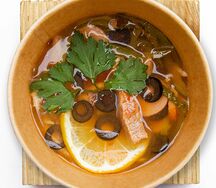Русская мясная солянка