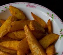 Картофельные дольки в кожуре